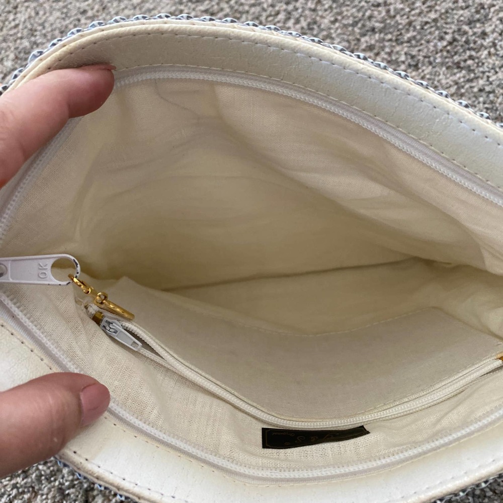 Vintage White Mesh Purse - Picture 6 of 8